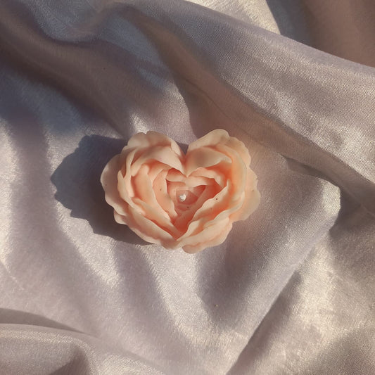 Rose heart candle